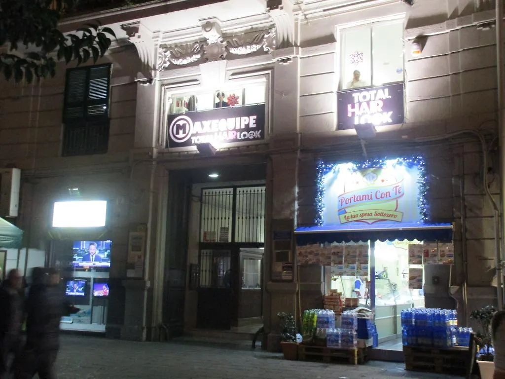 Appartamento Nell'Antico Palazzo Salsa Napoli